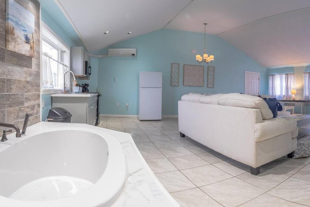 Elegant Jacuzzi Suite Hancock Luaran gambar